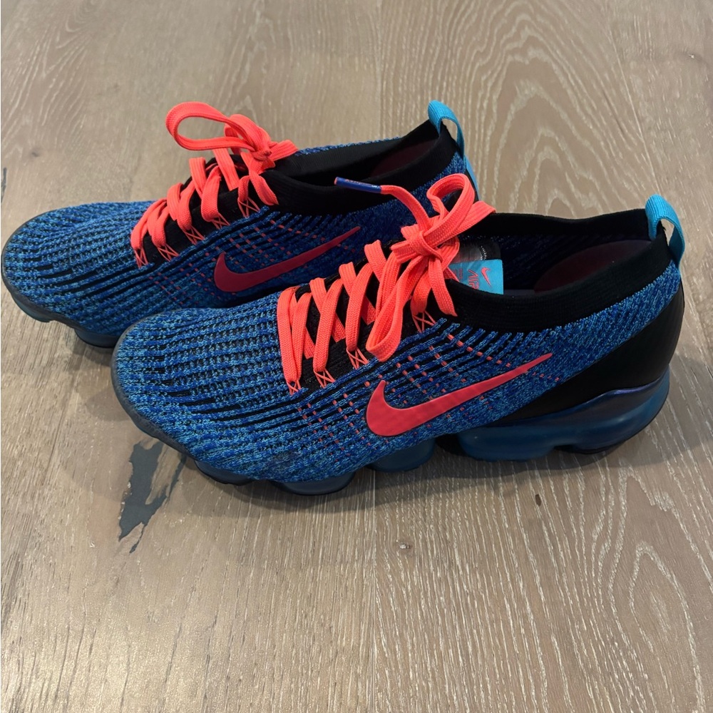 EUC Nike Air VaporMax Flyknit 3 in Blu Fury/Bright Crimson 11 - Picture 2 of 6